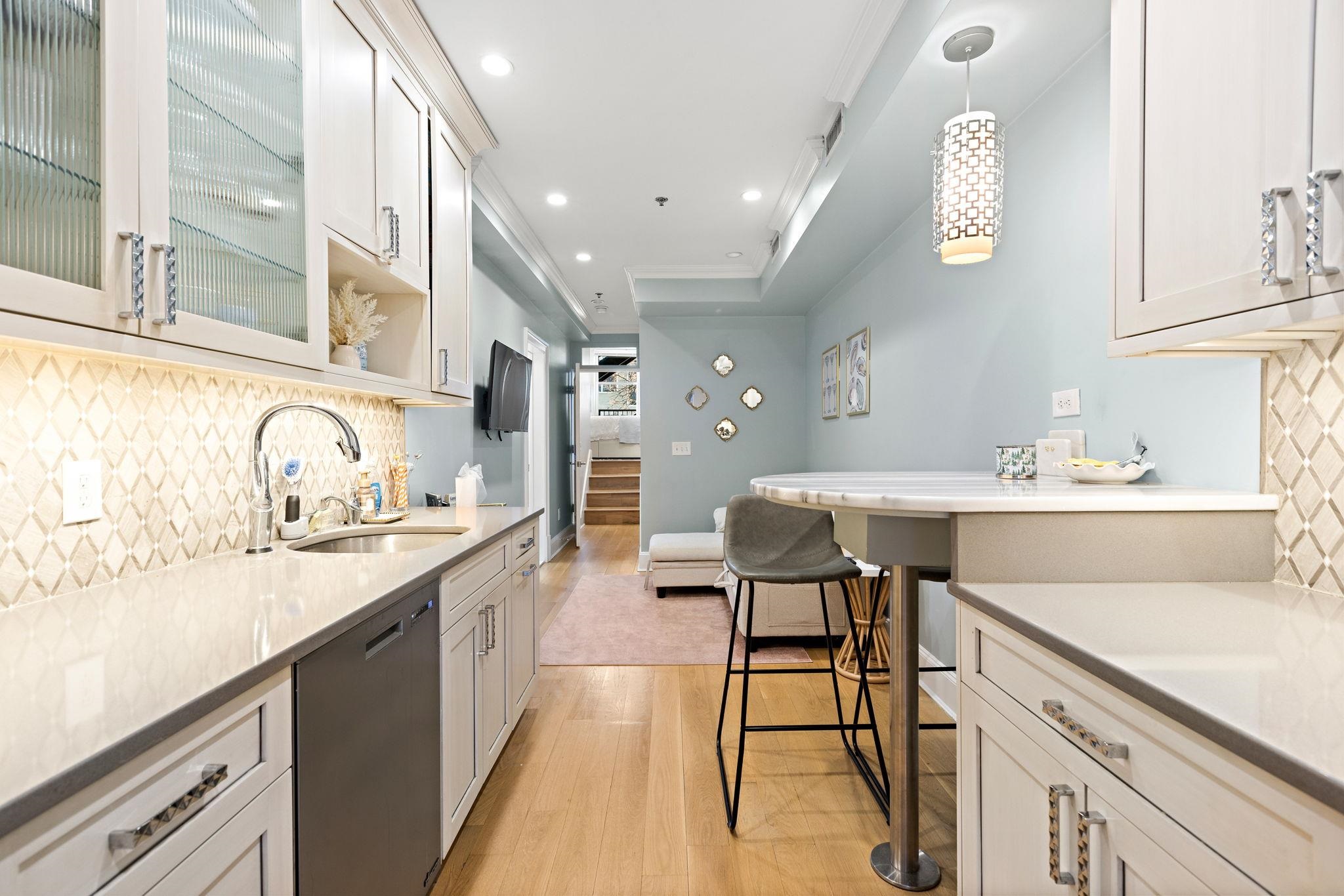 529 Jefferson Street, Unit 4 Hoboken, NJ 07030 - Photo 4 of 12