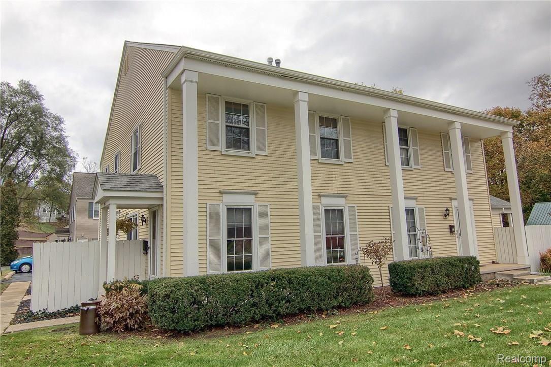 294 1st Street Rochester, MI 48307 - Photo 1 of 24 Charming Historic Carriage House Condo - Close to Downtown Rochester