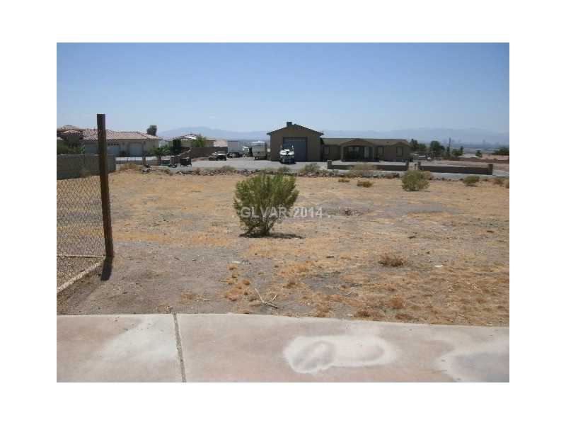 516 North Racetrack Road Henderson, NV 89015 - Photo 30 of 32 Yard/Garden.