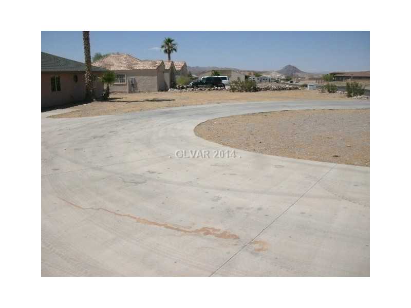 516 North Racetrack Road Henderson, NV 89015 - Photo 3 of 32 Facade/Exterior Front. CIRCULAR DRIVE