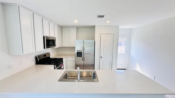 $1,800 | 113 Lisa Marie Drive, Angleton, TX 77515