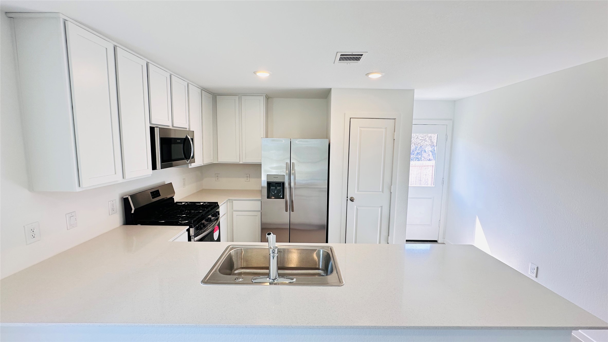 113 Lisa Marie Drive Angleton, TX 77515 - Photo 12 of 28