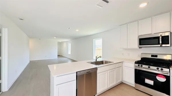 $1,800 | 113 Lisa Marie Drive, Angleton, TX 77515