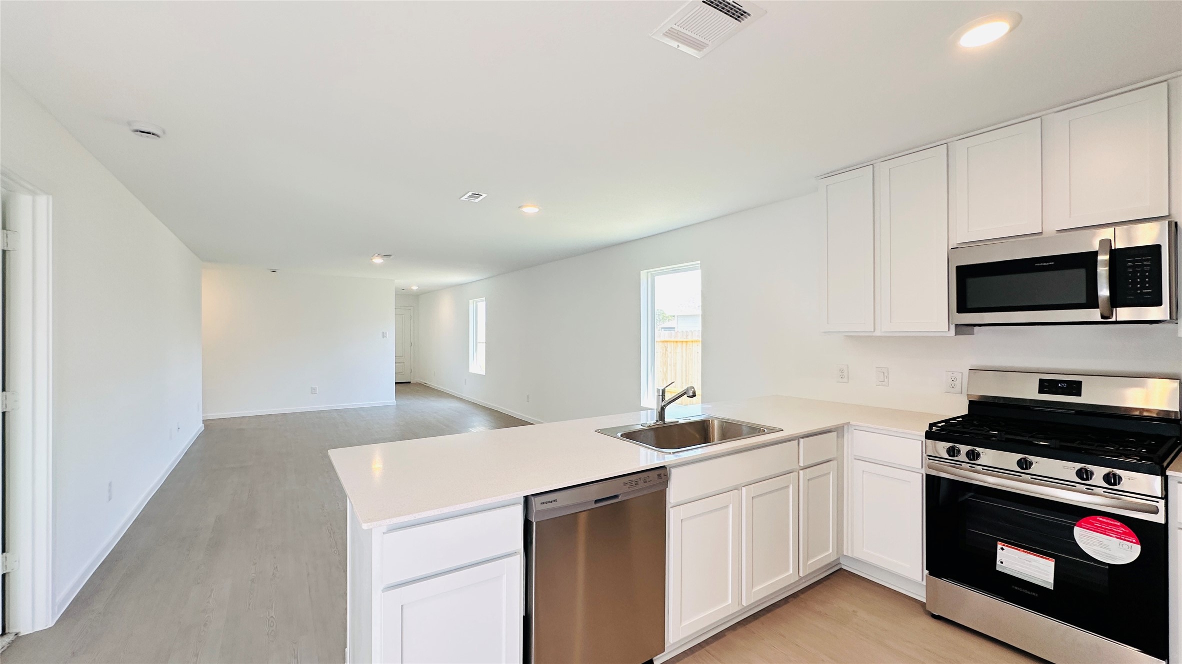 113 Lisa Marie Drive Angleton, TX 77515 - Photo 13 of 28