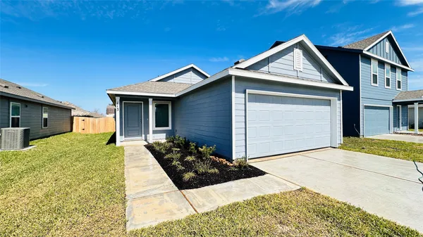 $1,800 | 113 Lisa Marie Drive, Angleton, TX 77515