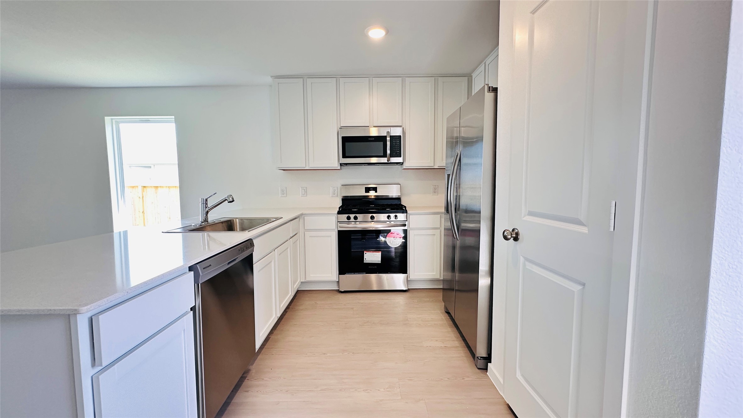 113 Lisa Marie Drive Angleton, TX 77515 - Photo 10 of 28