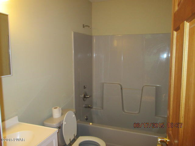 1789 Pne Rdg Drive Bushkill, PA 18324 - Photo 11 of 17