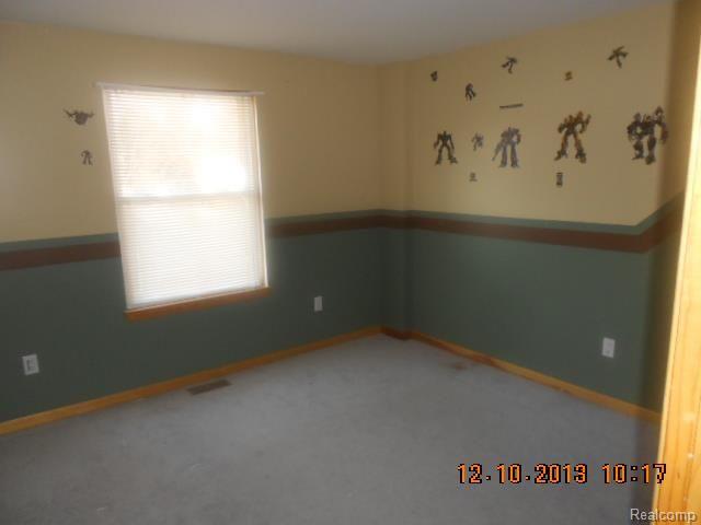 3133 Avon Manor Road Rochester, MI 48307 - Photo 6 of 10 Bedroom4.jpg