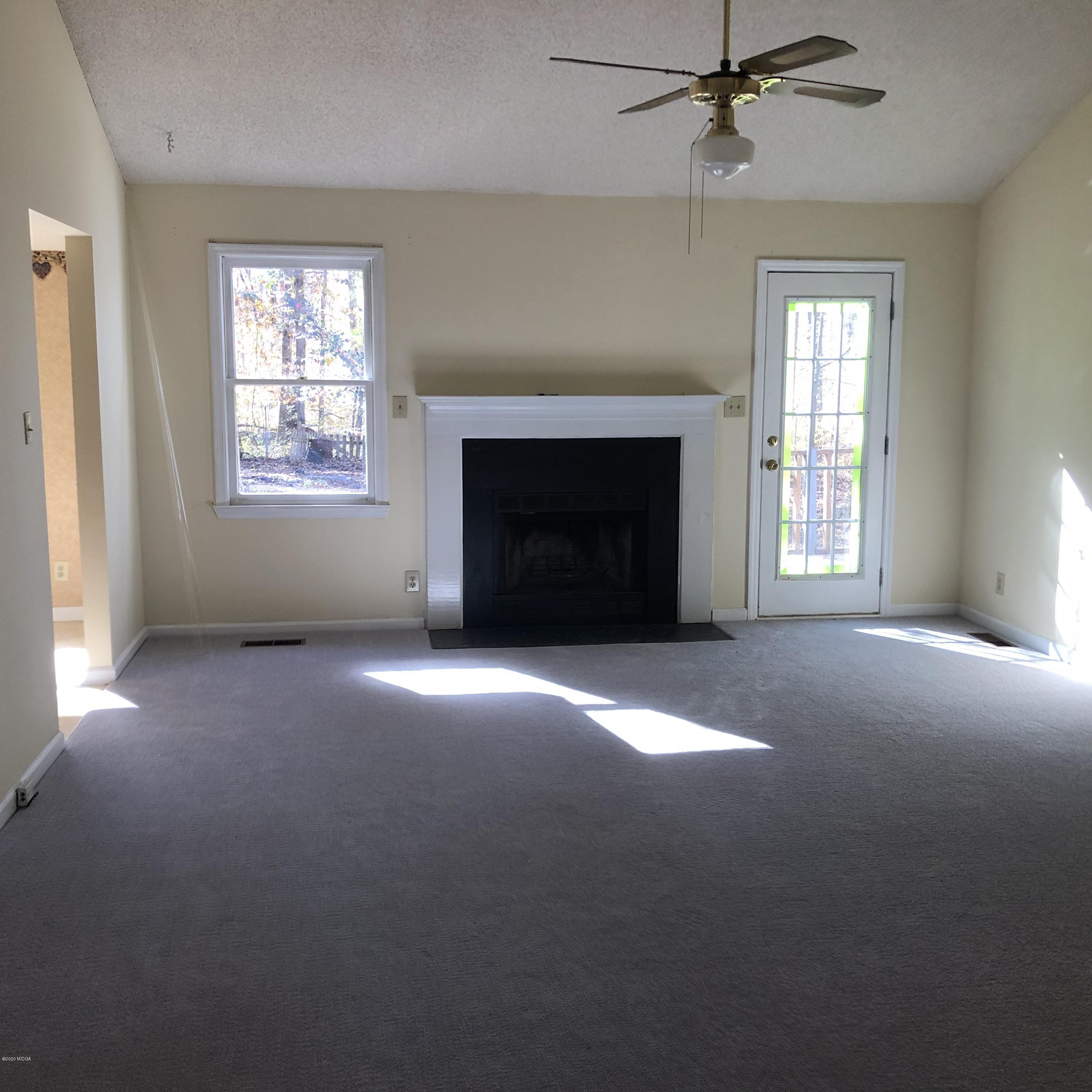 6138 Peake Road Macon, GA 31220 - Photo 8 of 27 IMG-5503 (1)