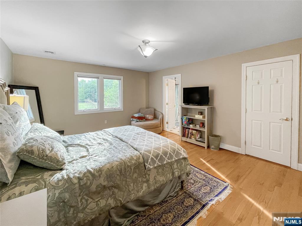 445 Nevada Street Paramus, NJ 07652 - Photo 45 of 50