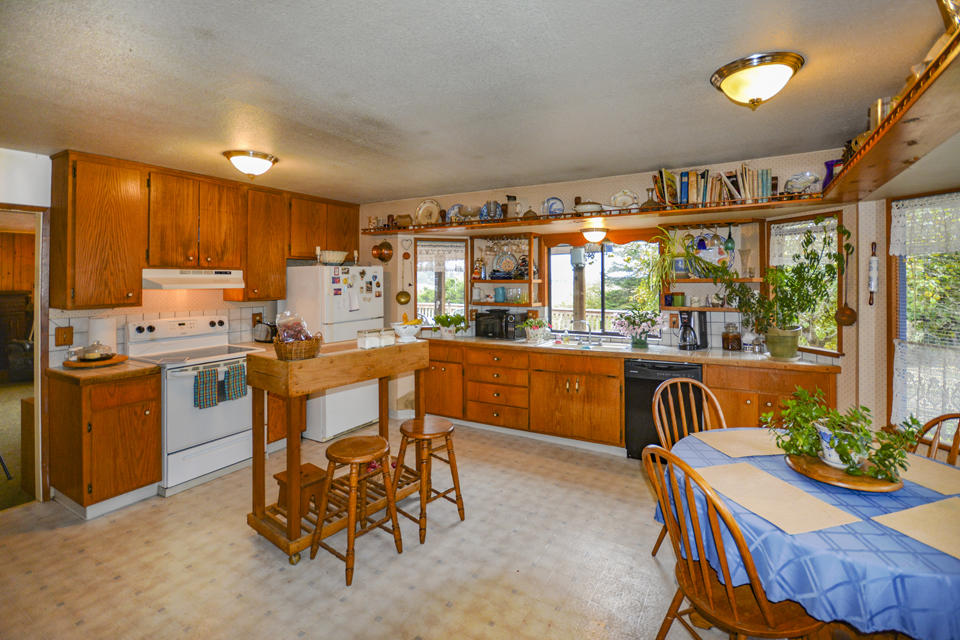 2084 Sunset Eureka, CA 95503 - Photo 4 of 49