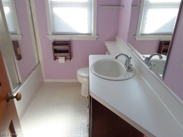 1312 Hillsdale Road Parma, OH 44134 - Photo 15 of 19 Bath
