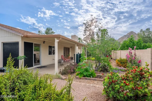 $724,900 | 2346 East Mescal Street, Phoenix, AZ 85028