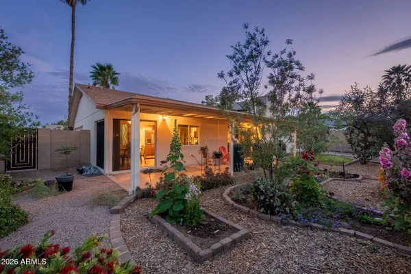 $724,900 | 2346 East Mescal Street, Phoenix, AZ 85028