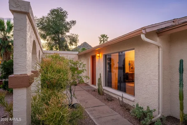 $724,900 | 2346 East Mescal Street, Phoenix, AZ 85028