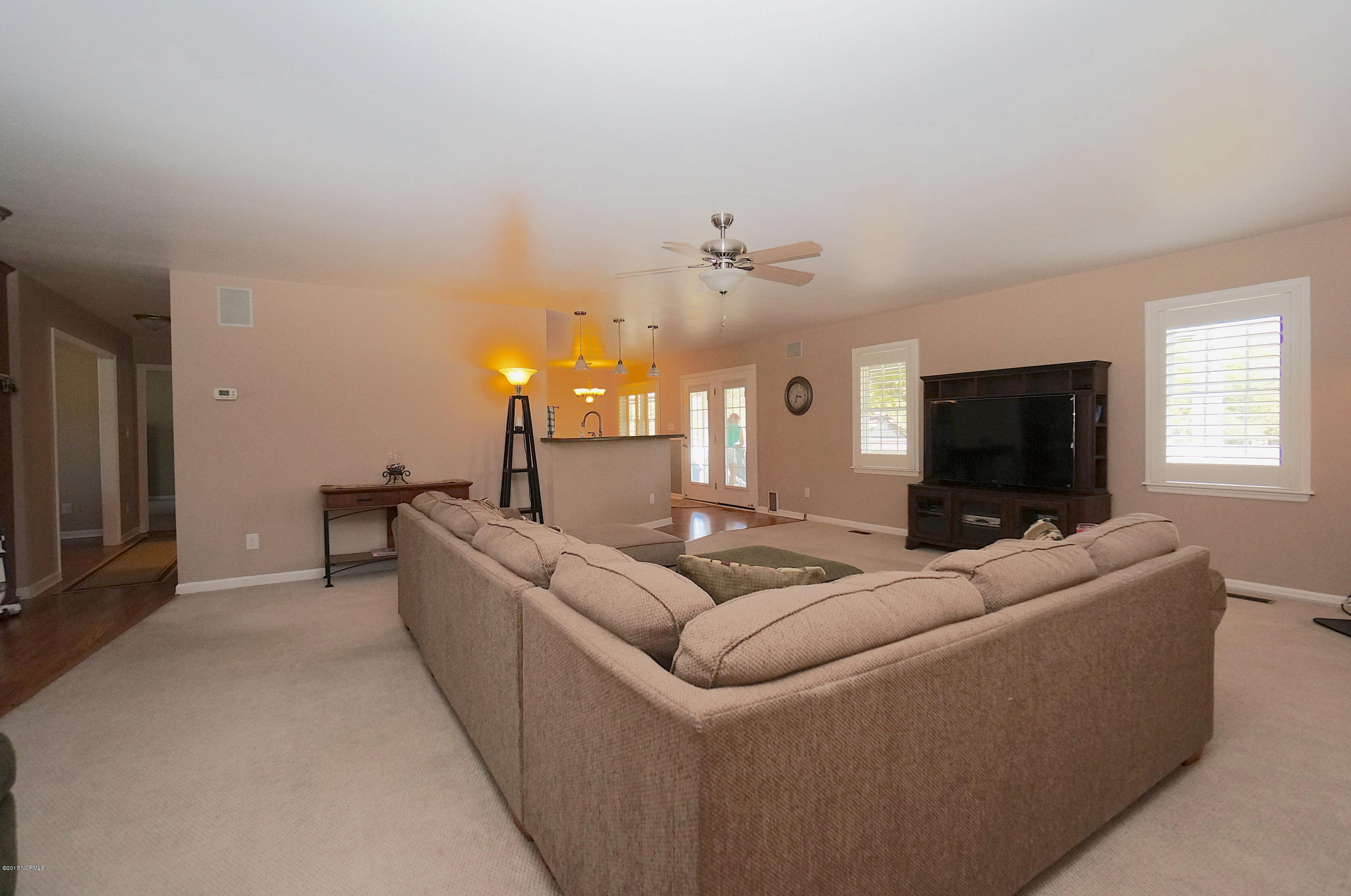 419 George Taylor Road Newport, NC 28570 - Photo 11 of 30 Living Area