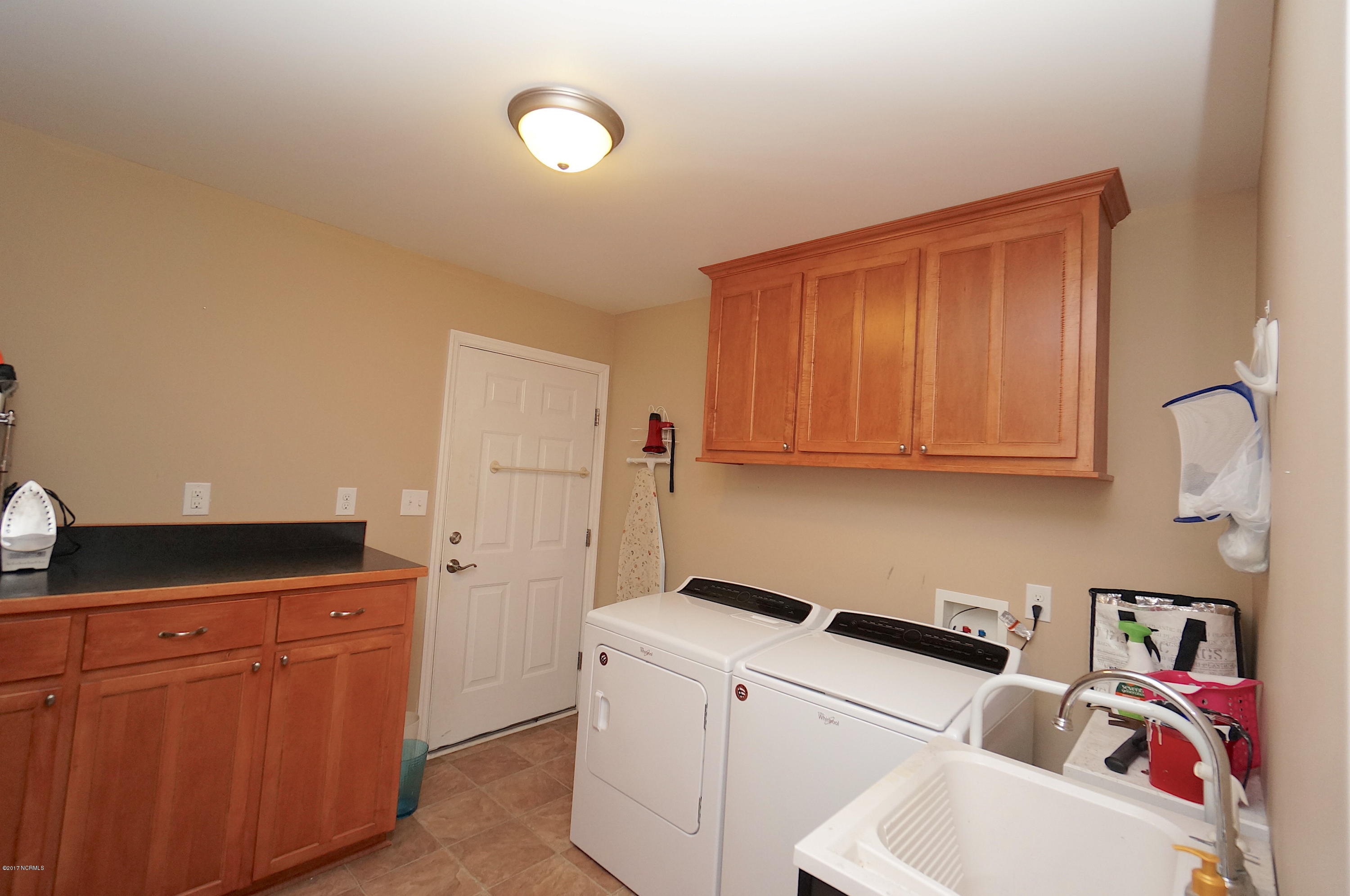 419 George Taylor Road Newport, NC 28570 - Photo 7 of 30 Laundry Room