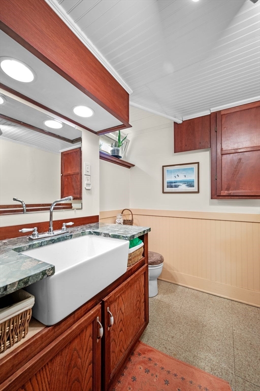 88 Moffatt Road Salem, MA 01970 - Photo 23 of 37
