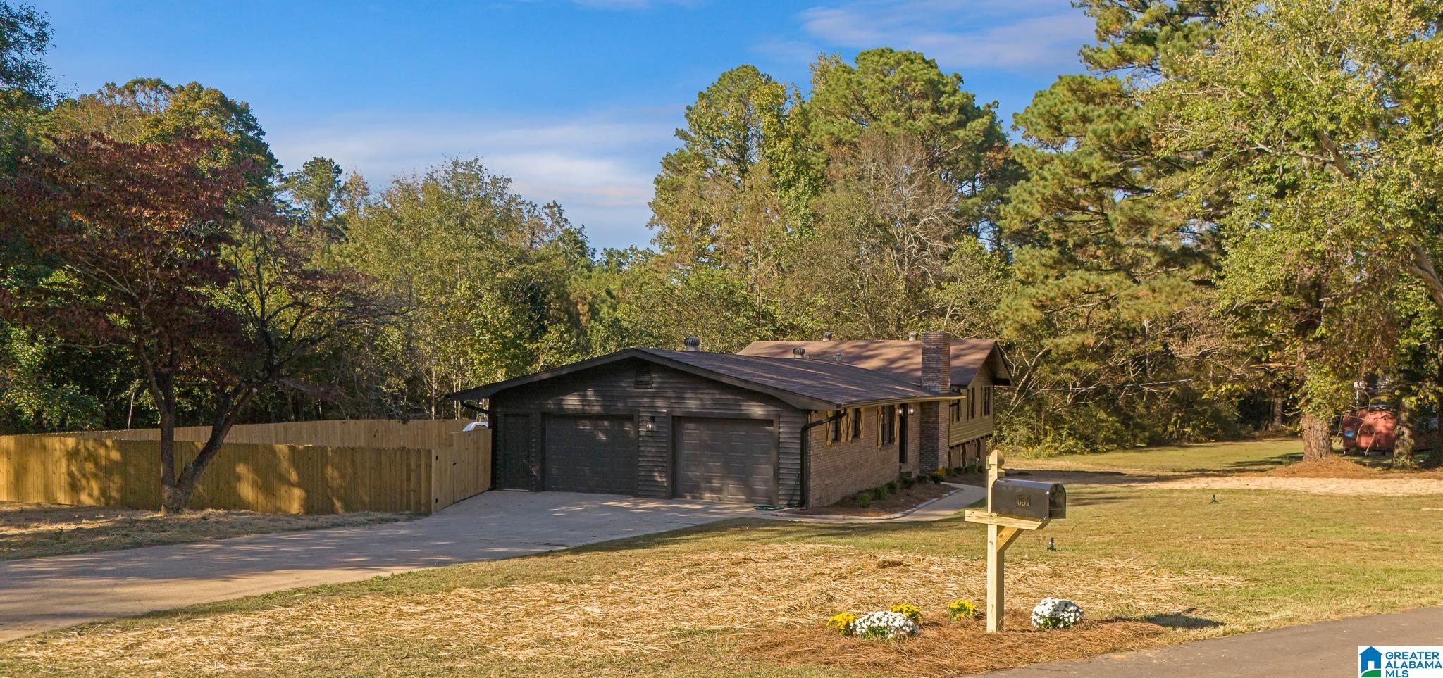 637 Rice Drive Bessemer, AL 35023 - Photo 4 of 31