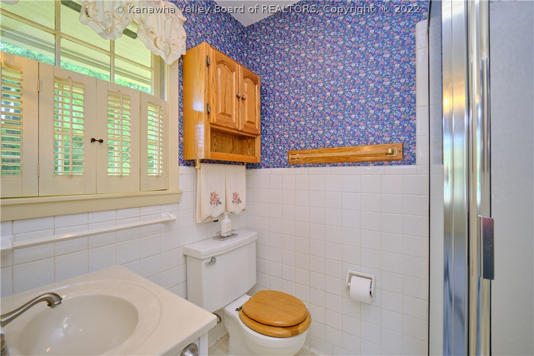 1706 Rolling Hills Road Charleston, WV 25314 - Photo 22 of 35 Gallery Image 22
