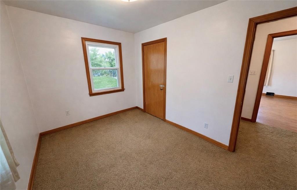 309 Emerson Street Vandergrift, PA 15690 - Photo 18 of 36 an empty room with windows