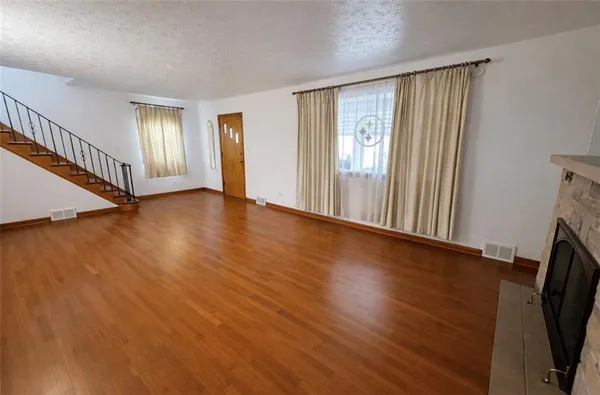 $174,500 | 309 Emerson Street, Vandergrift, PA 15690