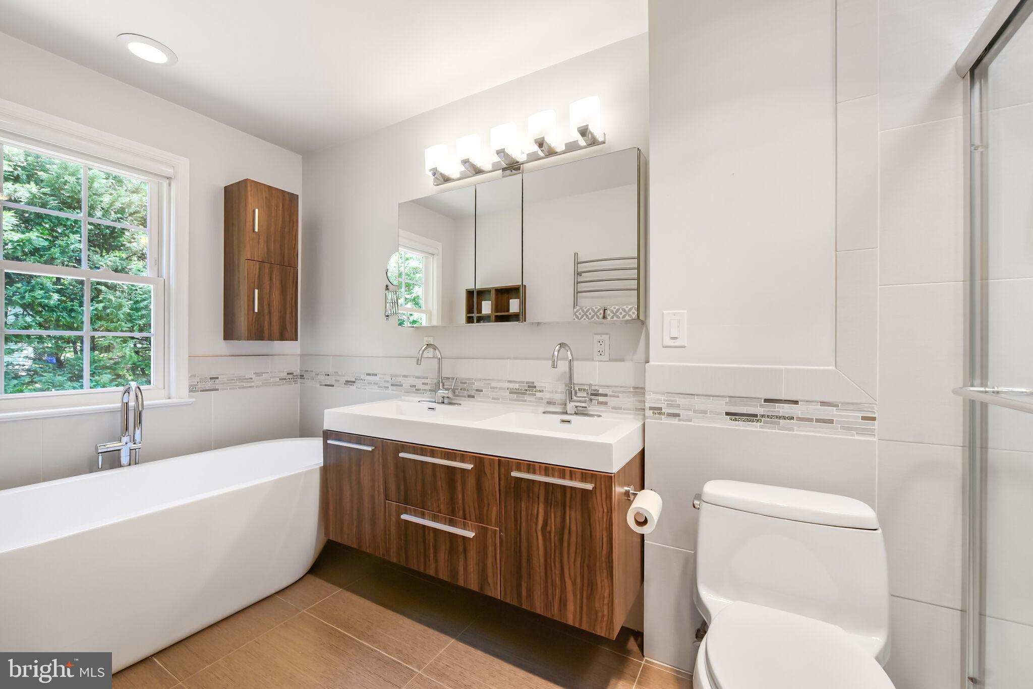 11815 Prestwick Road Potomac, MD 20854 - Photo 33 of 52 Renovated Primary Bedroom En Suite Bath