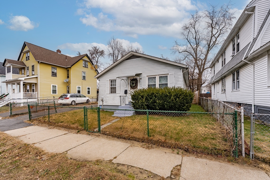 33 Dawes Street Springfield, MA 01109 - Photo 1 of 2 Gallery Image 1