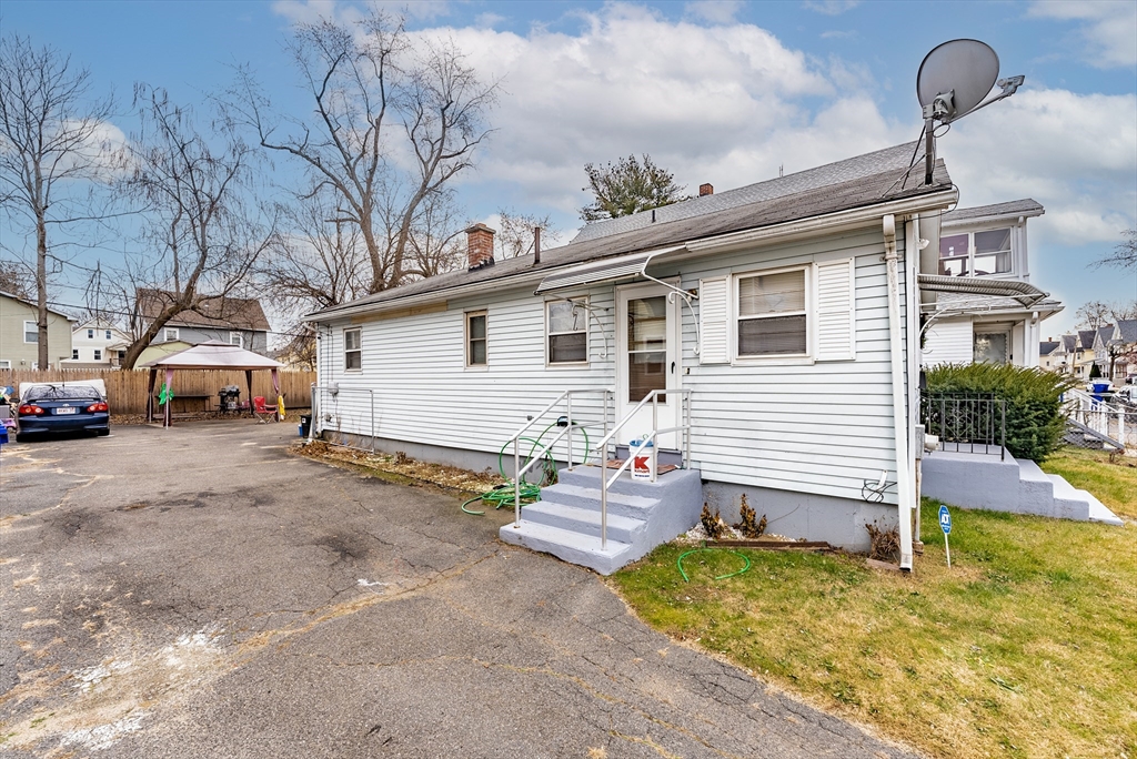 33 Dawes Street Springfield, MA 01109 - Photo 2 of 2 Gallery Image 2