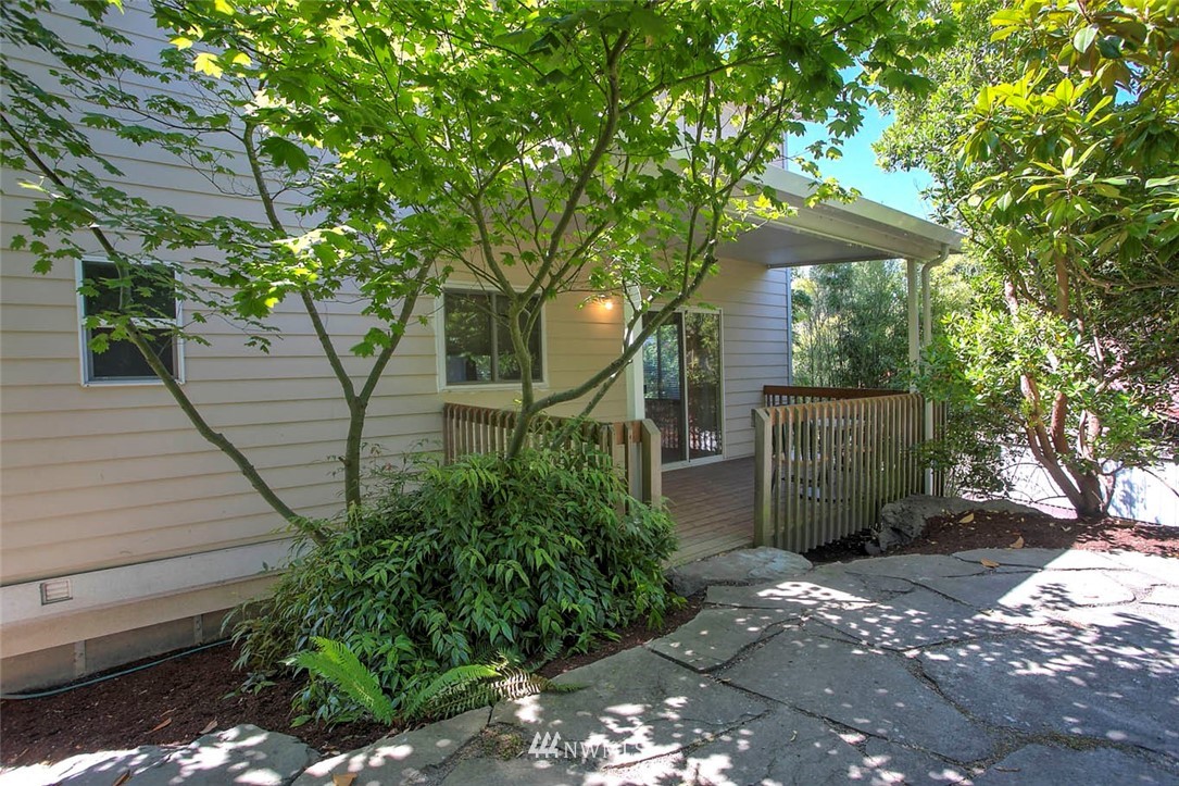 1640 Dumar Way Southwest Seattle, WA 98106 - Photo 23 of 25 Gallery Image 23