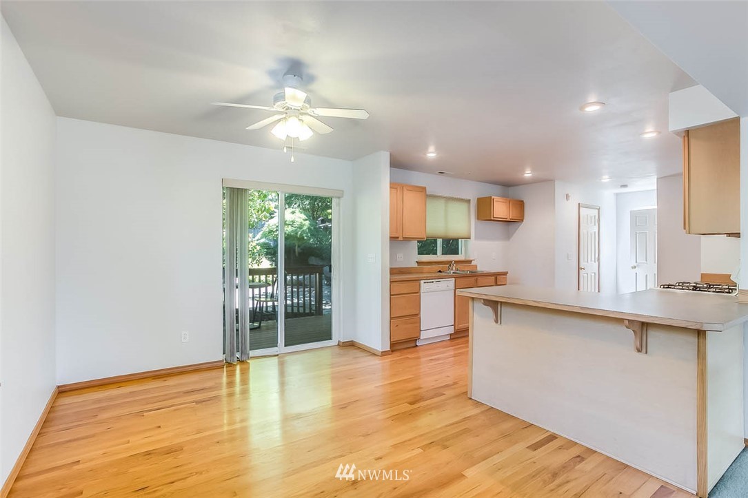 1640 Dumar Way Southwest Seattle, WA 98106 - Photo 8 of 25 Gallery Image 8