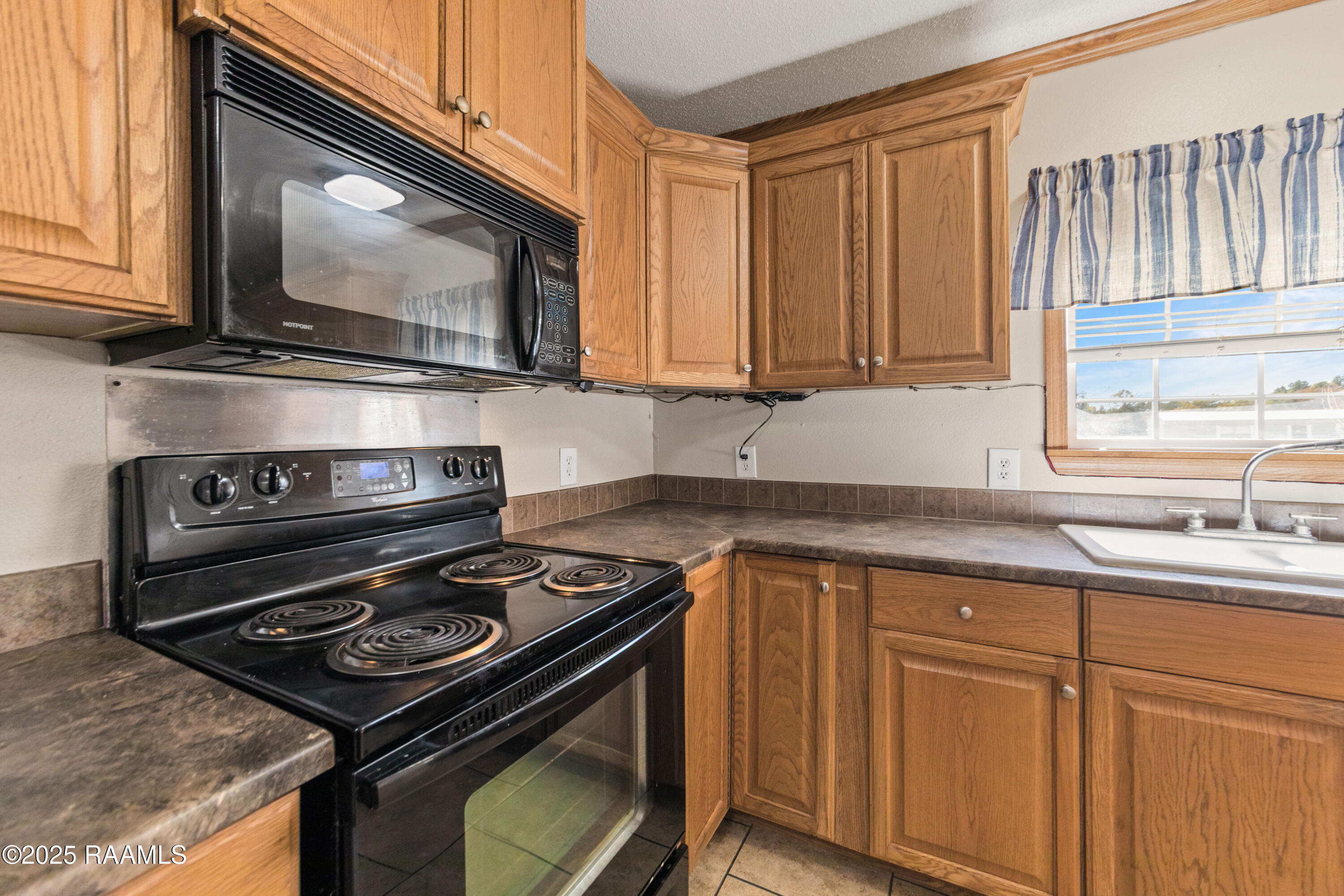 561 Airline Road Opelousas, LA 70570 - Photo 9 of 25 Kitchen