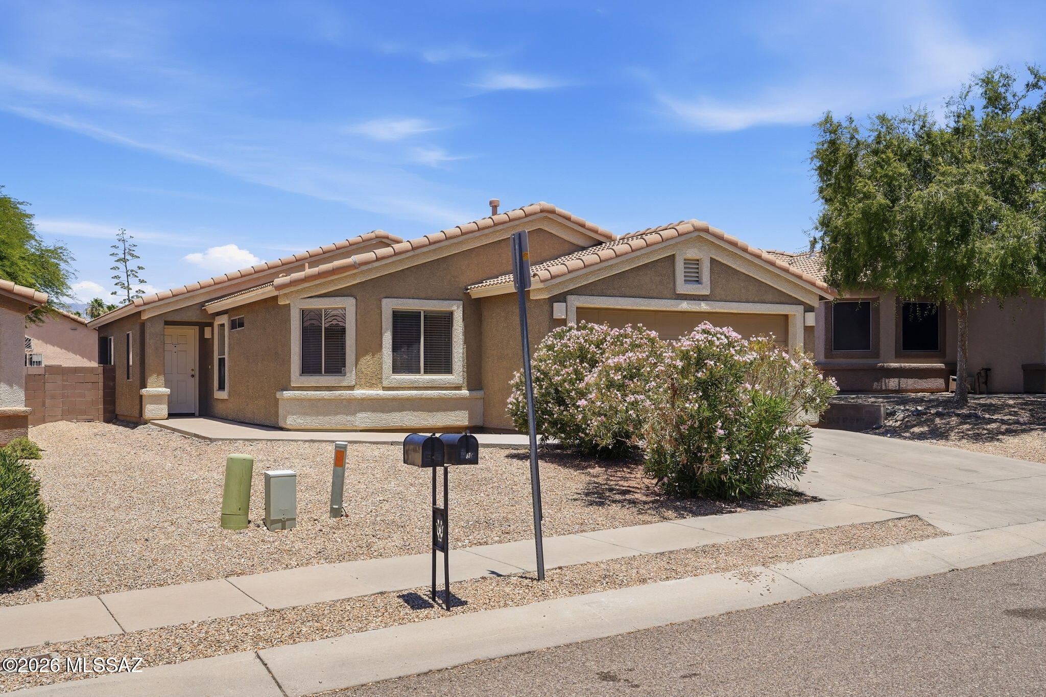 8435 East Bowline Road Tucson, AZ 85710 - Photo 9 of 42 003_ListerPros