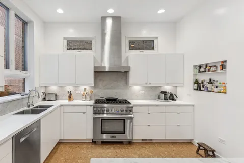 $1,699,000 | 168 West Eugenie Street, Chicago, IL 60614