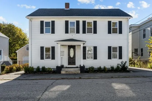 $2,000 | 30 Catherine Street, Unit 3, Bristol, RI 02809