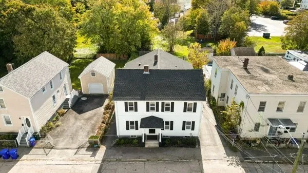 $2,100 | 30 Catherine Street, Unit 3, Bristol, RI 02809