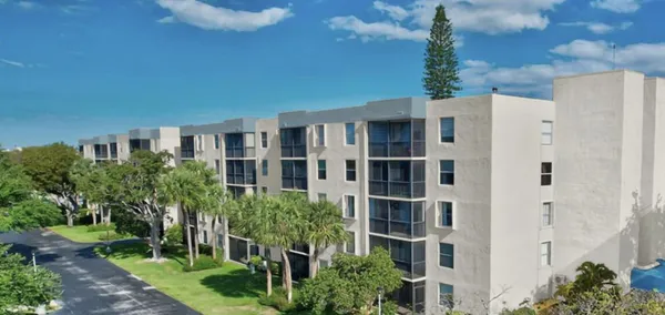 $2,400 | 5260 Northwest 2nd Avenue, Unit 307, Boca Raton, FL 33487