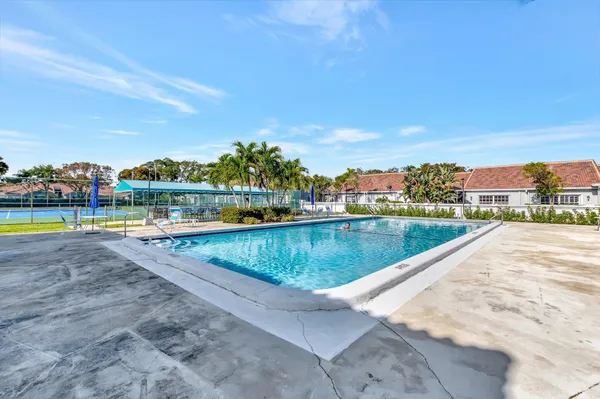 $2,400 | 5260 Northwest 2nd Avenue, Unit 307, Boca Raton, FL 33487