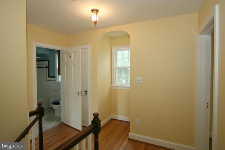 7805 Boston Avenue Silver Spring, MD 20910 - Photo 12 of 22 Hallway