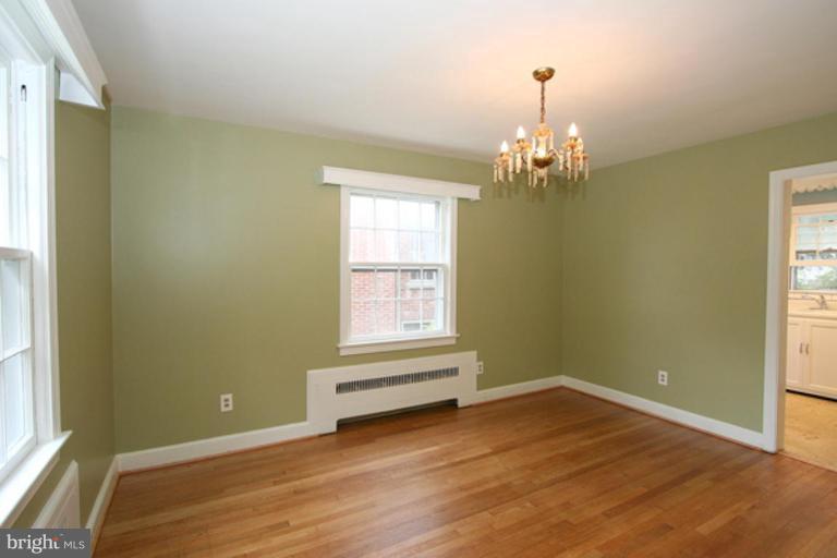 7805 Boston Avenue Silver Spring, MD 20910 - Photo 7 of 22 Dining Room