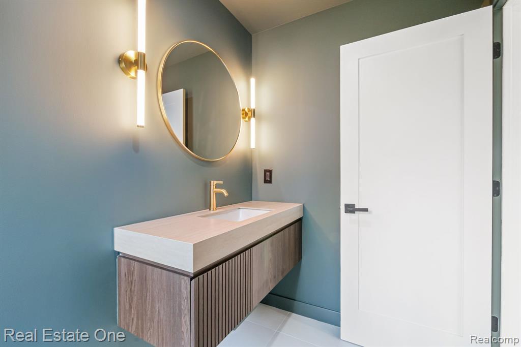 1683 Mark Hopkins Road Bloomfield Hills, MI 48302 - Photo 18 of 44