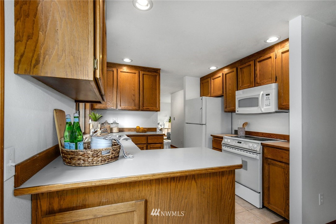24314 87th Place West Edmonds, WA 98026 - Photo 11 of 30