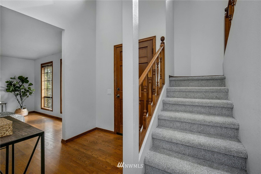 24314 87th Place West Edmonds, WA 98026 - Photo 4 of 30