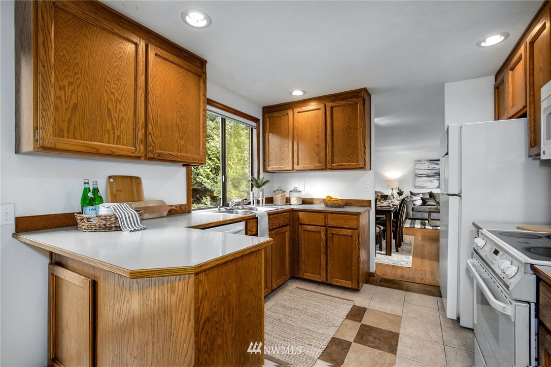 24314 87th Place West Edmonds, WA 98026 - Photo 10 of 30