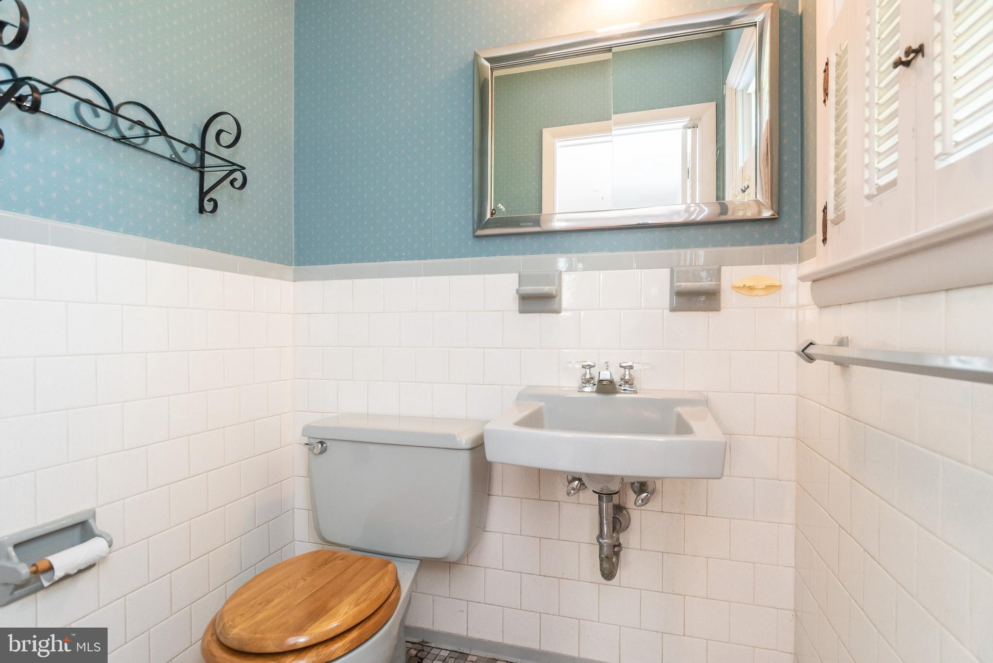 20 Colonial Road Bel Air, MD 21014 - Photo 22 of 55 Master Half Bath
