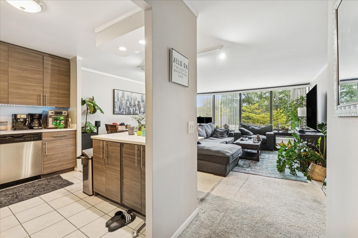 5445 North Sheridan Road, Unit 306 Chicago, IL 60640 - Photo 5 of 15