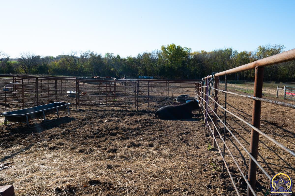 20031 South Berryton Road Lyndon, KS 66451 - Photo 23 of 39