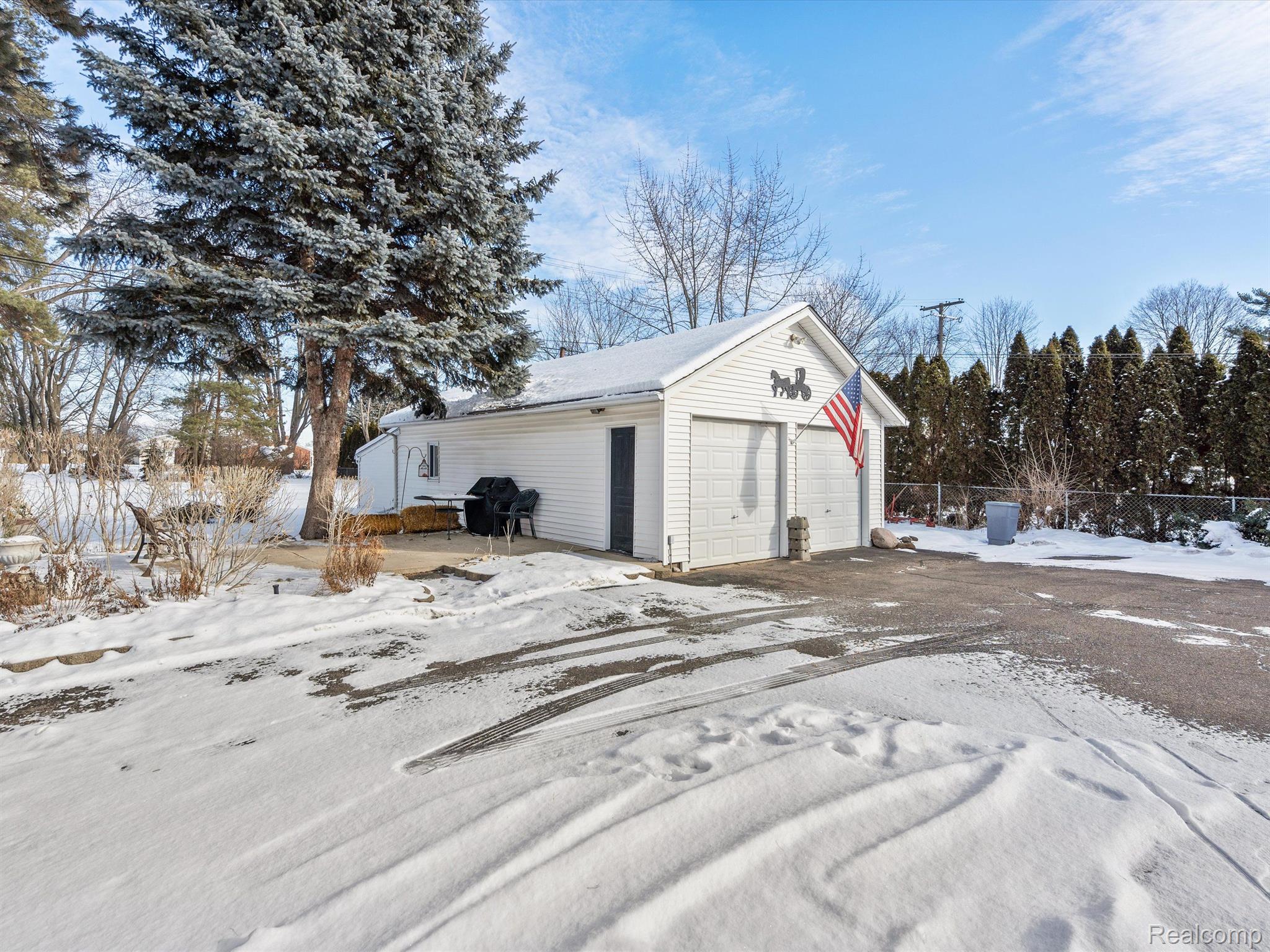 8705 Canal Road Sterling Heights, MI 48314 - Photo 20 of 28