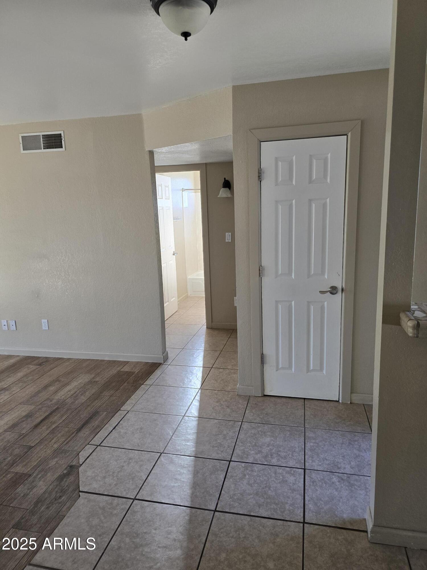 240 East Oak Street Huachuca City, AZ 85616 - Photo 22 of 43 an empty room with a bathroom