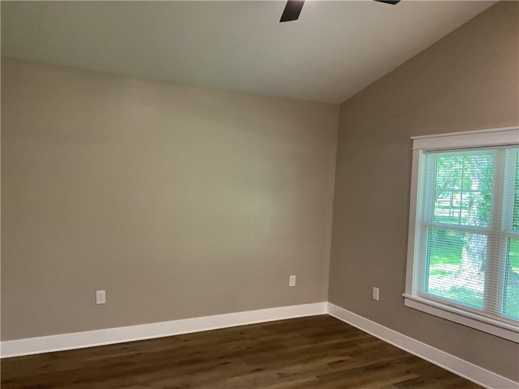 588 Richfield Road Liberty, MO 64068 - Photo 5 of 14
